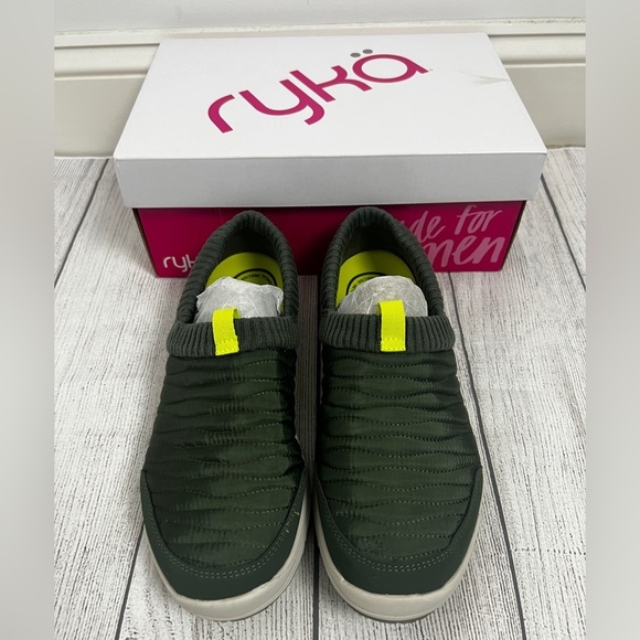 NEW Ryka Water Repellent Comfort Slip-On Shoes Aspen 2 In Dark Olive Size 9 - Picture 2 of 9